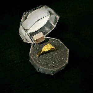 Vintage yellow gold ring